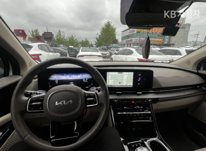 Kia Carnival — miniaturë 11