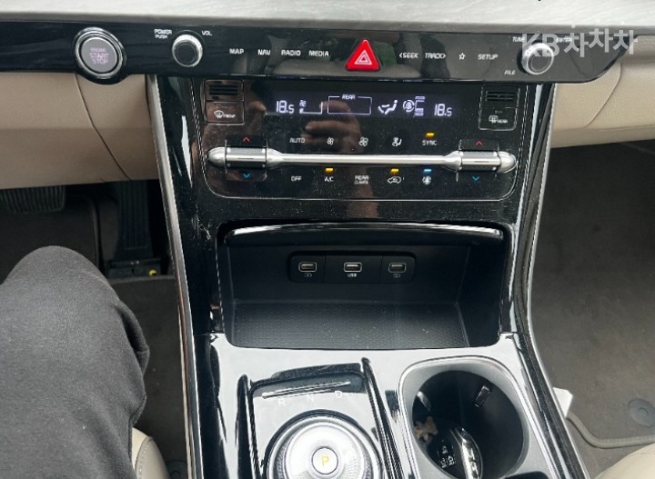 Kia Carnival — miniaturë 15