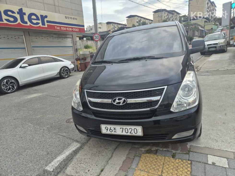 Hyundai Starex 5인승 밴 CVX — foto 1