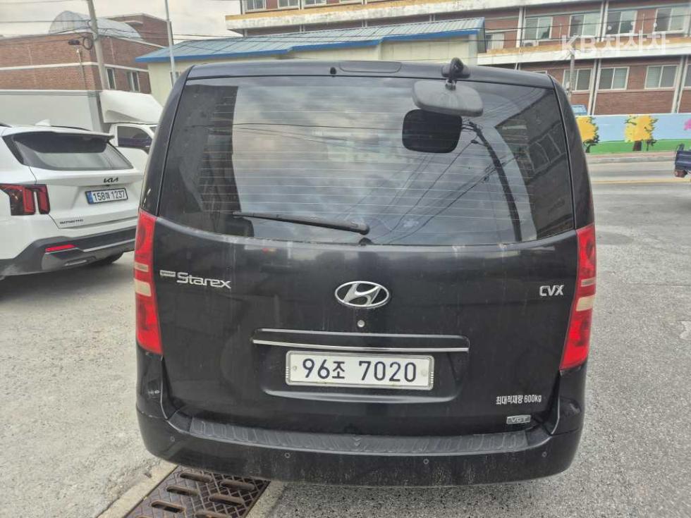 Hyundai Starex — miniaturë 3