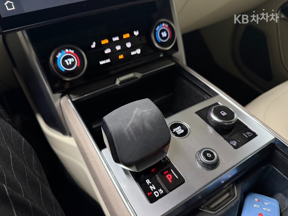 Land Rover Range Rover — miniaturë 11