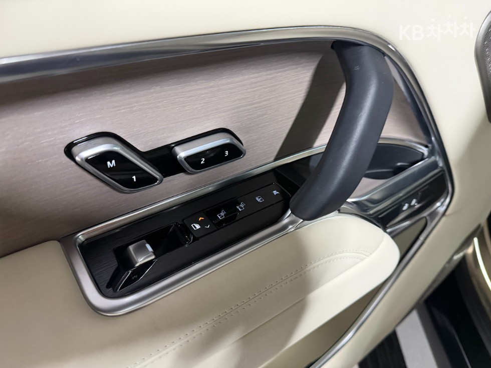 Land Rover Range Rover — miniaturë 16