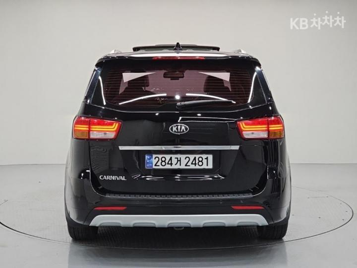 Kia Carnival — miniaturë 3