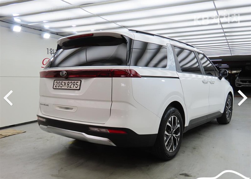 Kia Carnival — miniaturë 4