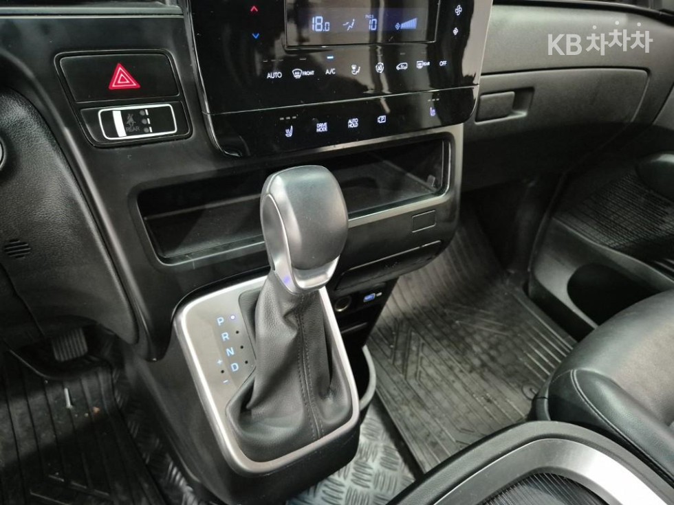 Hyundai Staria — miniaturë 8