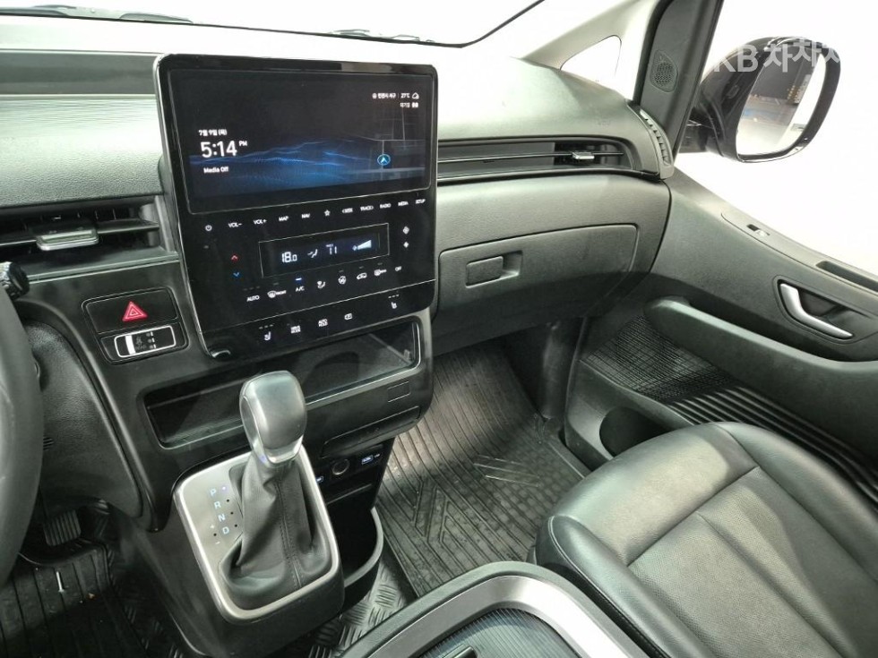 Hyundai Staria — miniaturë 10