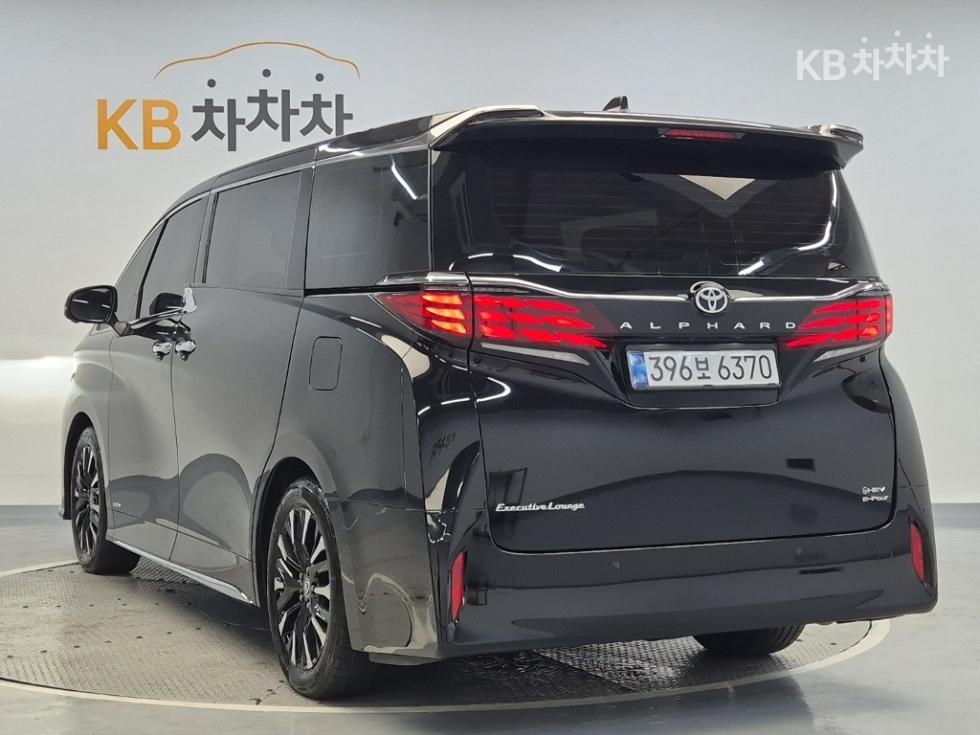 Toyota Alphard — miniaturë 2