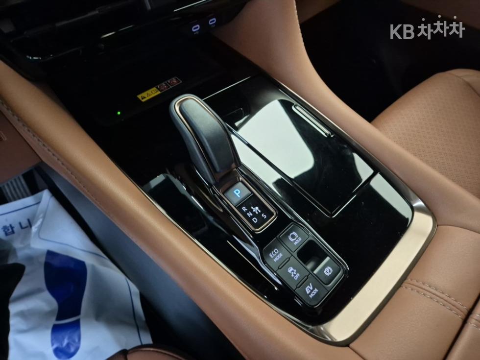 Toyota Alphard — miniaturë 8