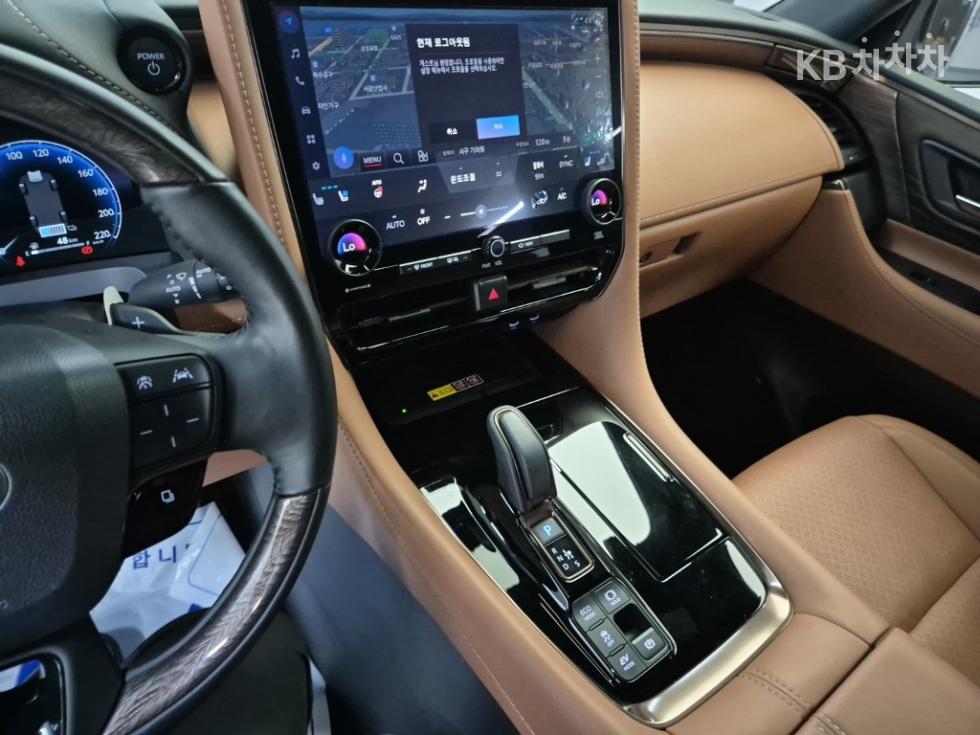 Toyota Alphard — miniaturë 10
