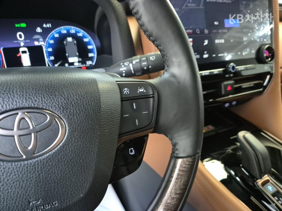 Toyota Alphard — miniaturë 16
