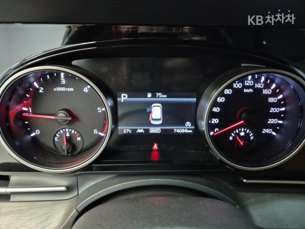 Kia Carnival — miniaturë 6