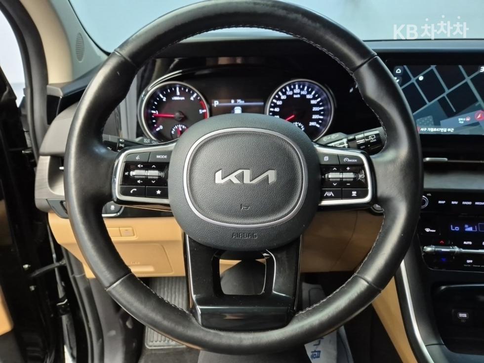 Kia Carnival — miniaturë 9