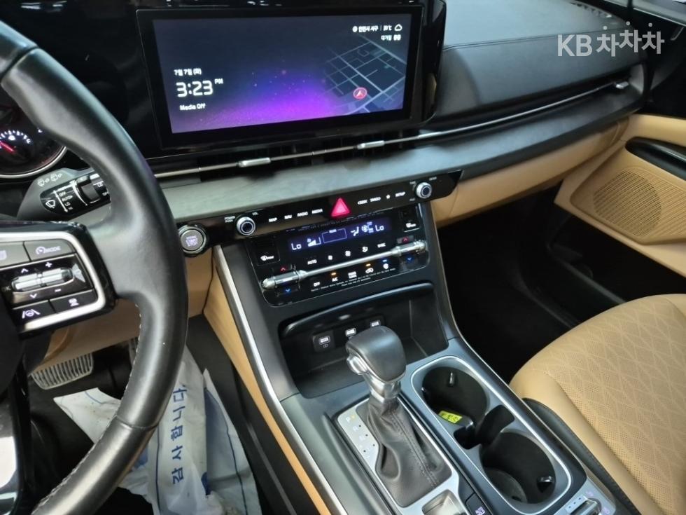 Kia Carnival — miniaturë 10