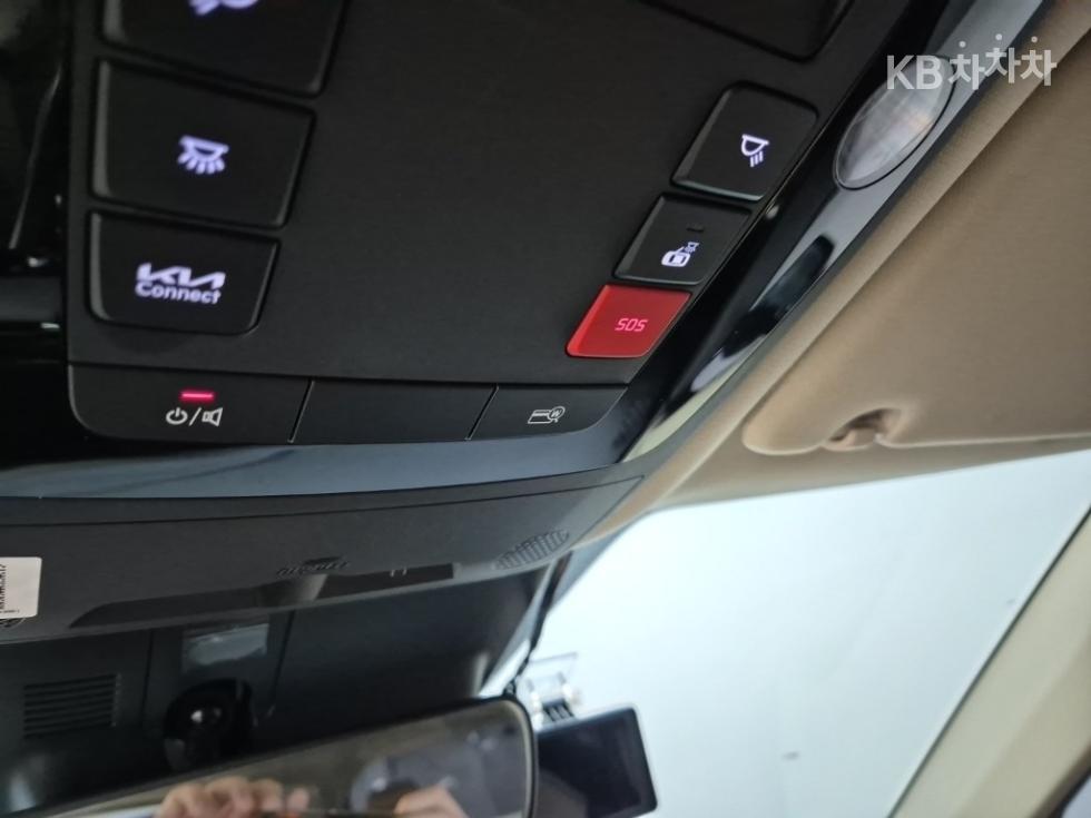 Kia Carnival — miniaturë 16