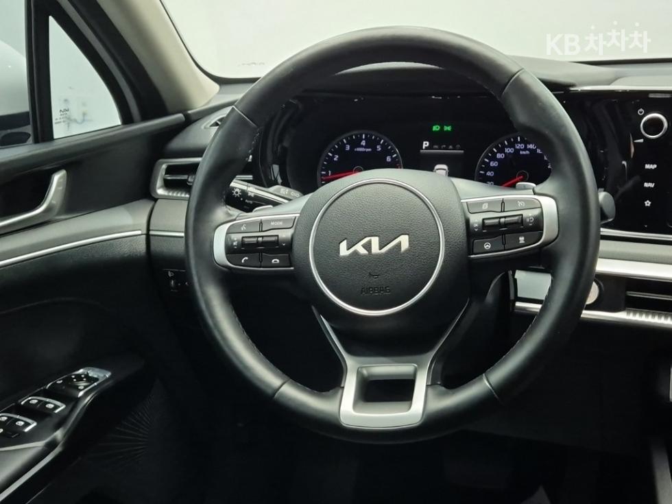 Kia K5 — miniaturë 9