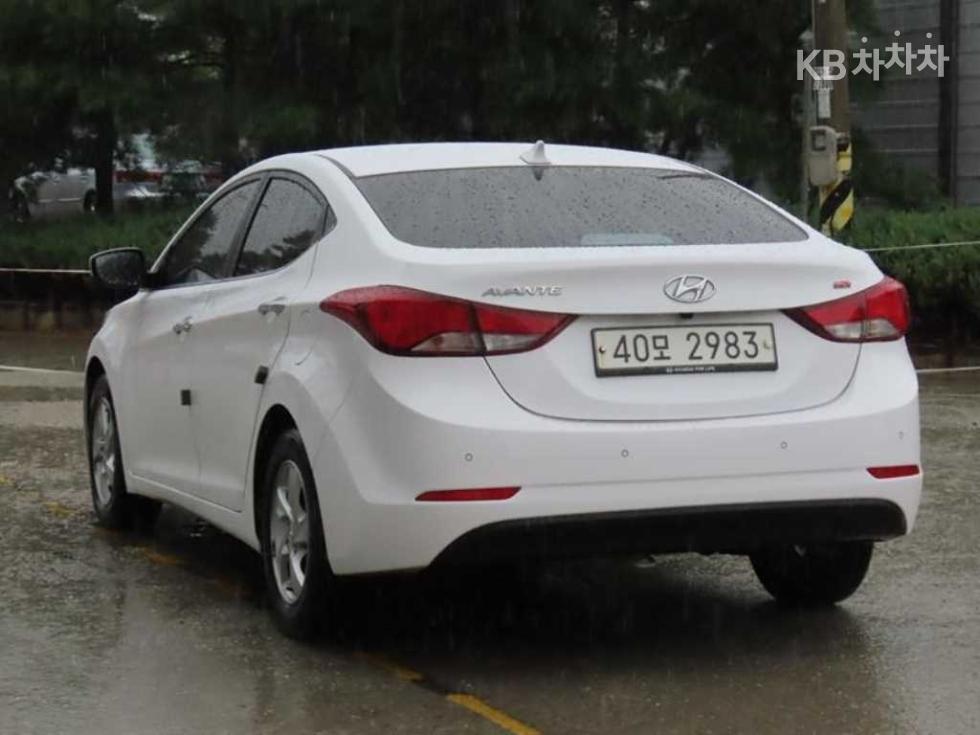 Hyundai Avante — miniaturë 3