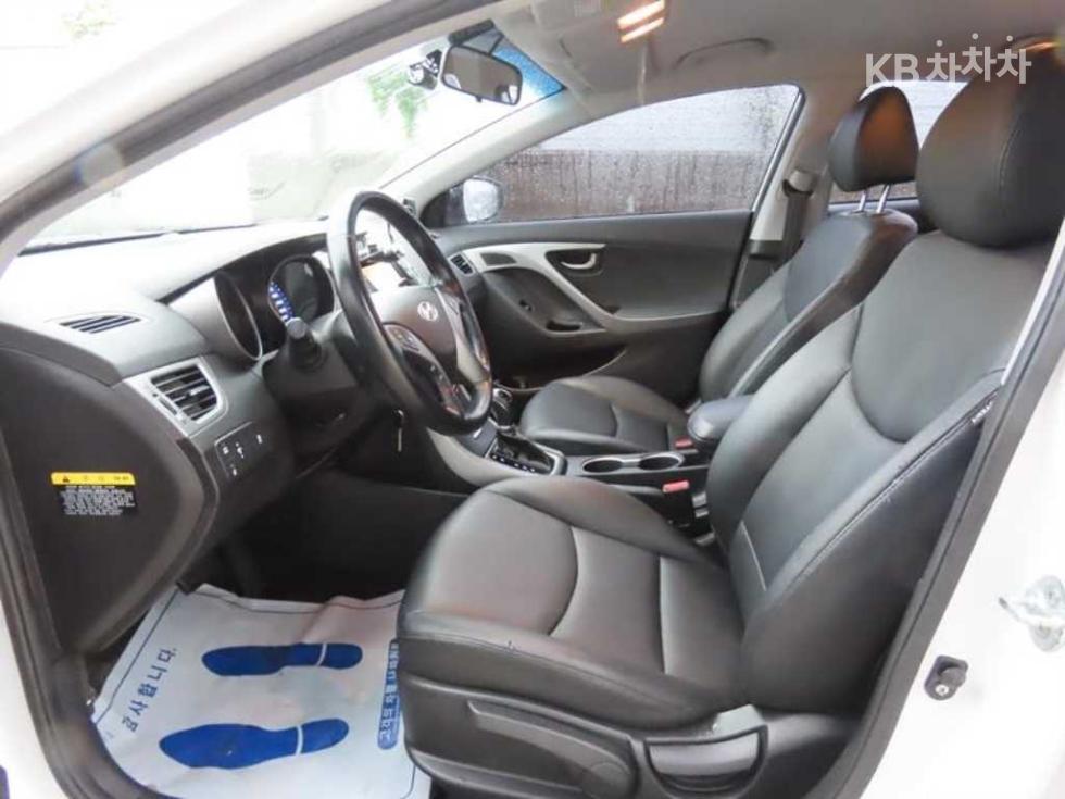 Hyundai Avante — miniaturë 5
