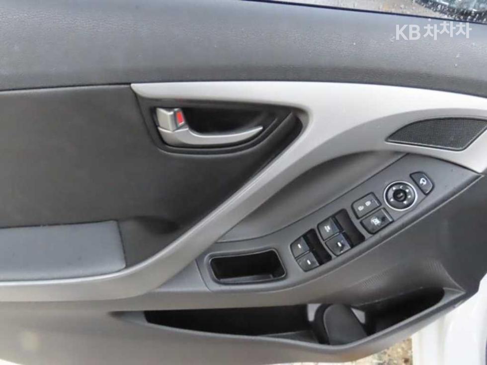 Hyundai Avante — miniaturë 6