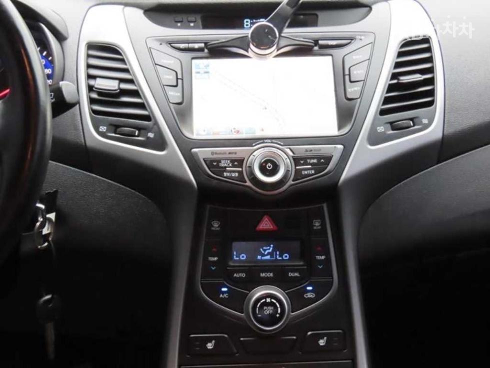 Hyundai Avante — miniaturë 10