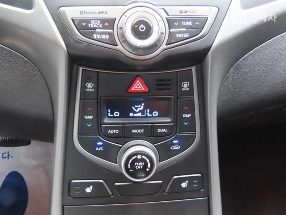 Hyundai Avante — miniaturë 15