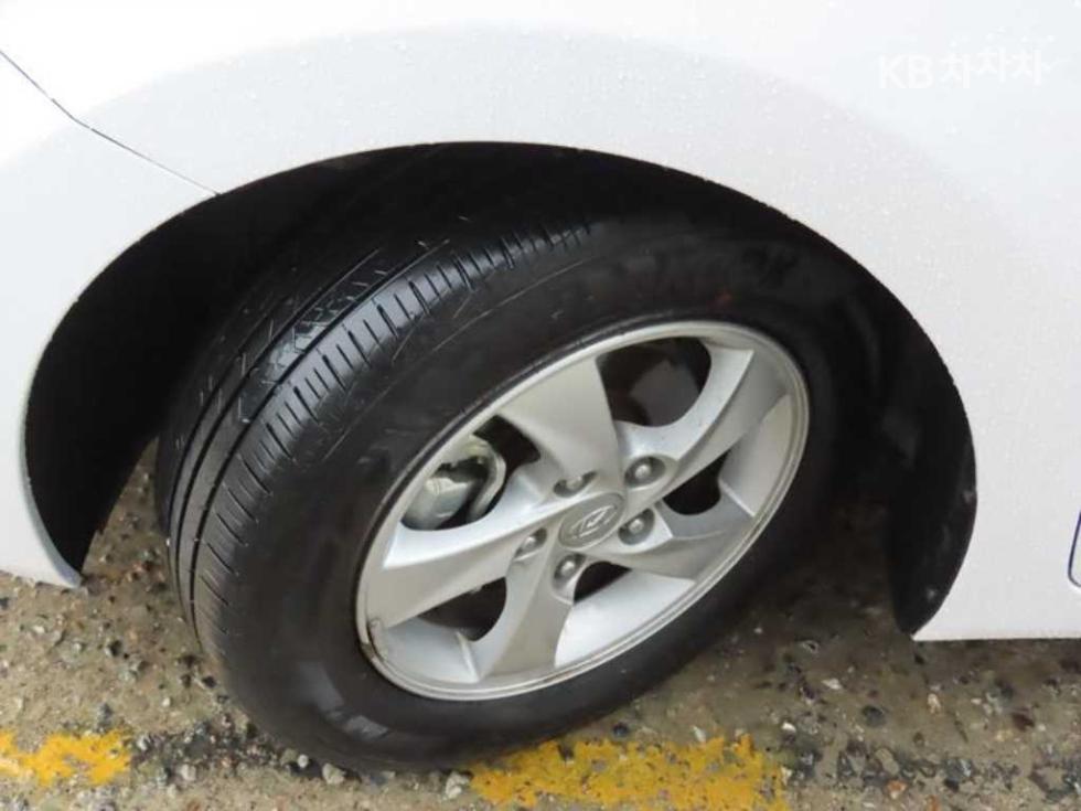 Hyundai Avante — miniaturë 18