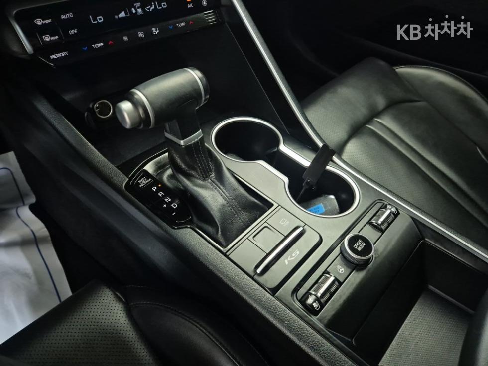Kia K5 — miniaturë 8