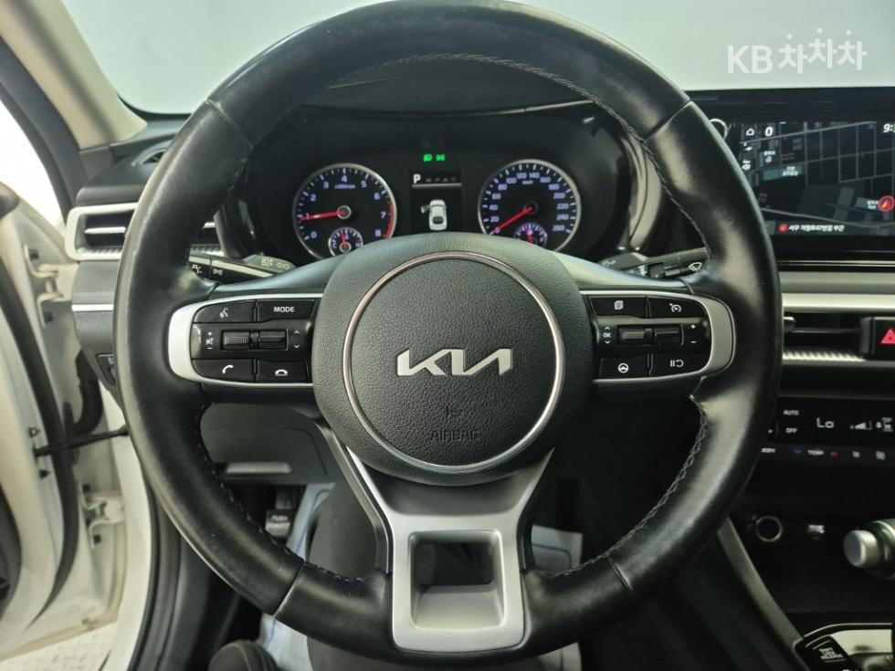 Kia K5 — miniaturë 9