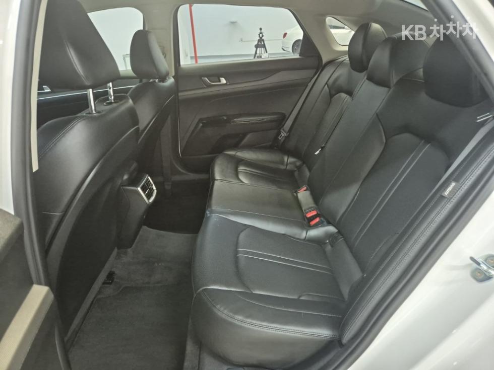 Kia K5 — miniaturë 12