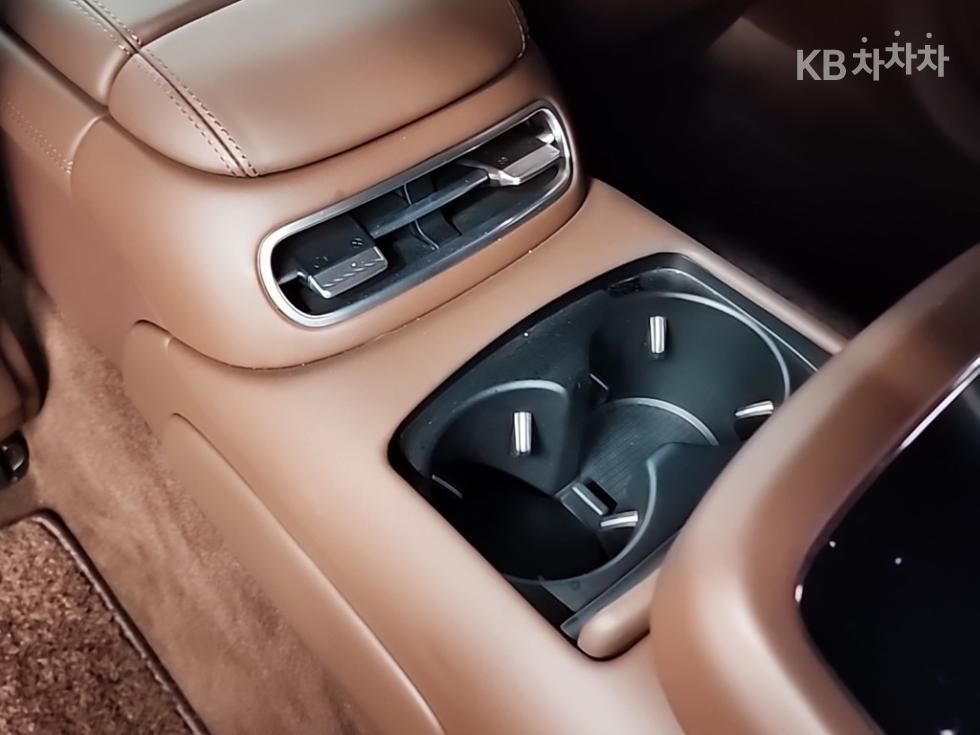 Genesis G90 — miniaturë 13