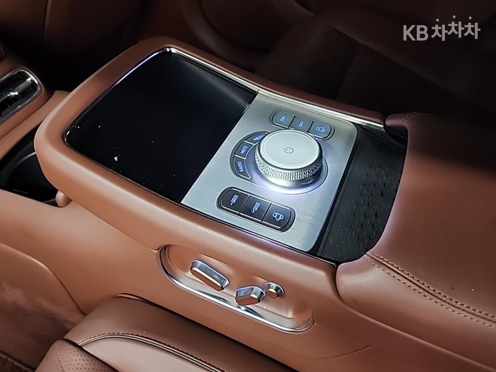 Genesis G90 — miniaturë 14