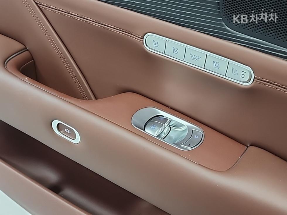 Genesis G90 — miniaturë 15