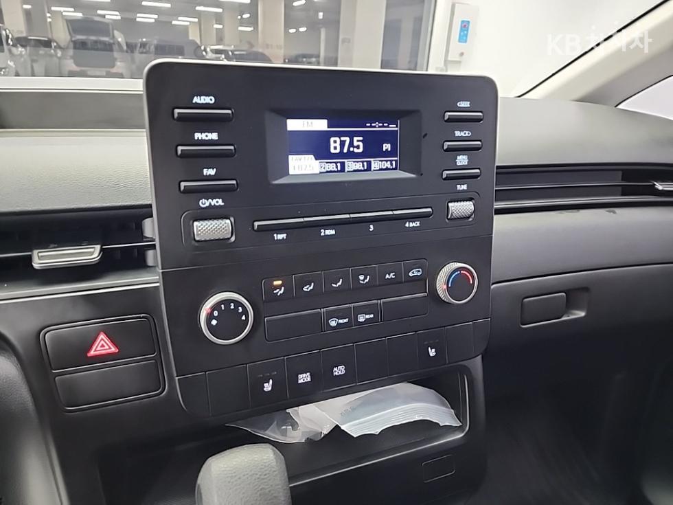 Hyundai Staria — miniaturë 10