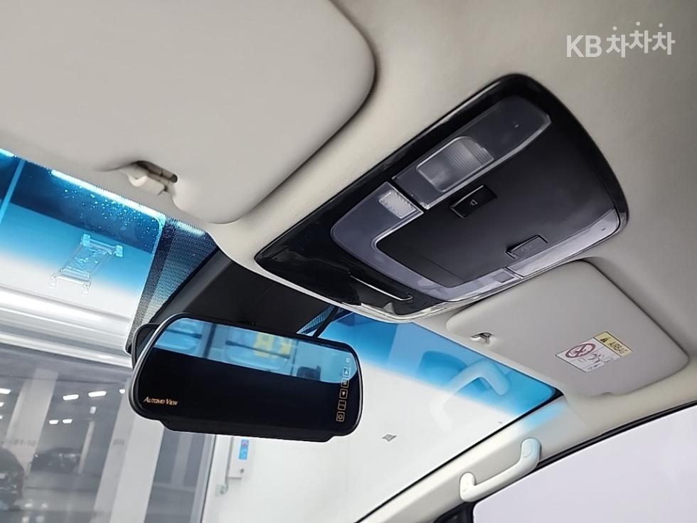 Hyundai Staria — miniaturë 13