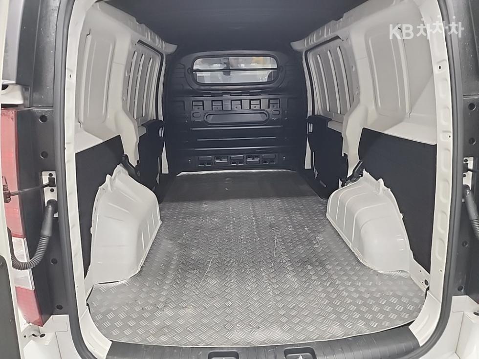 Hyundai Staria — miniaturë 17