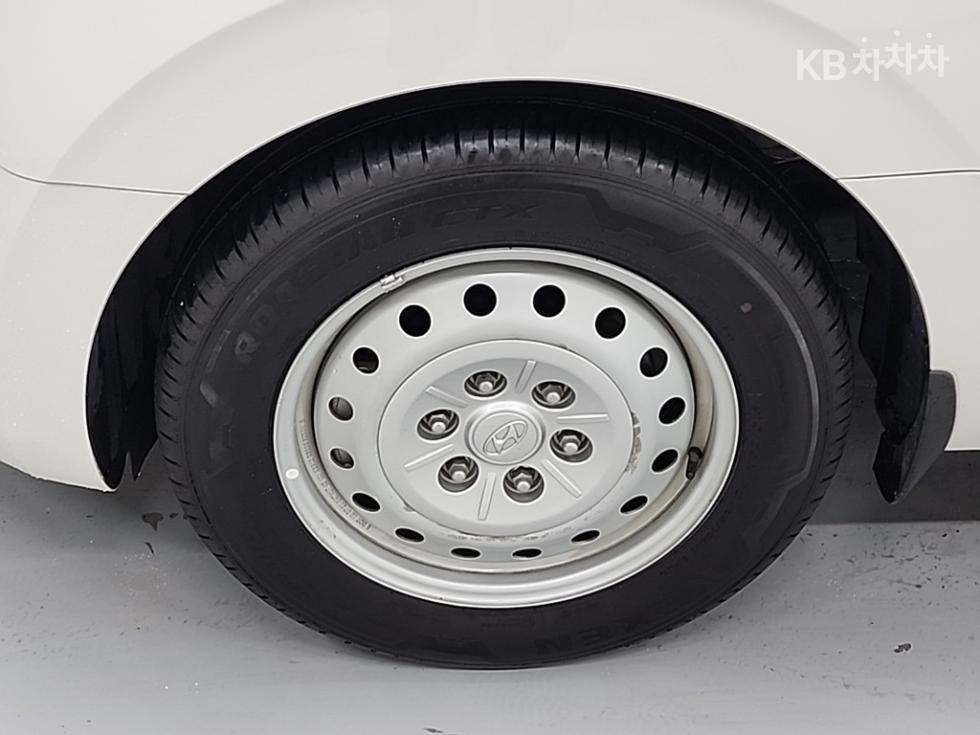 Hyundai Staria — miniaturë 18