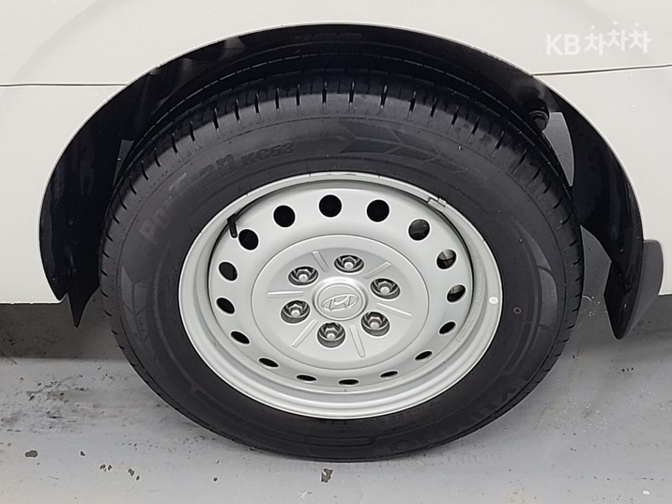 Hyundai Staria — miniaturë 19