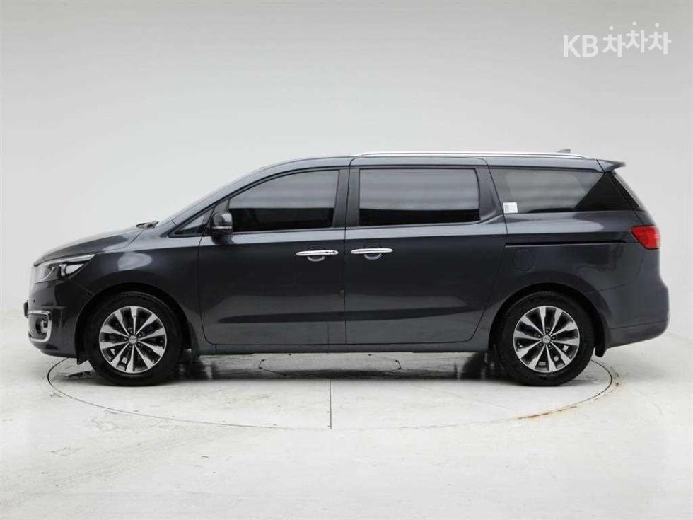 Kia Carnival — miniaturë 3