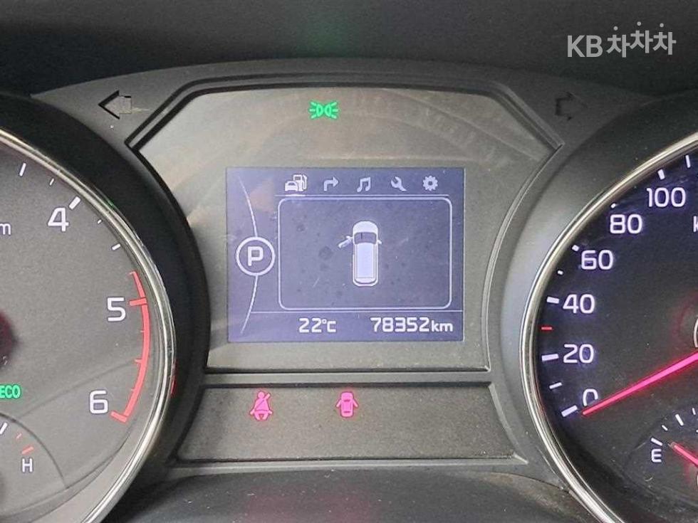 Kia Carnival — miniaturë 7