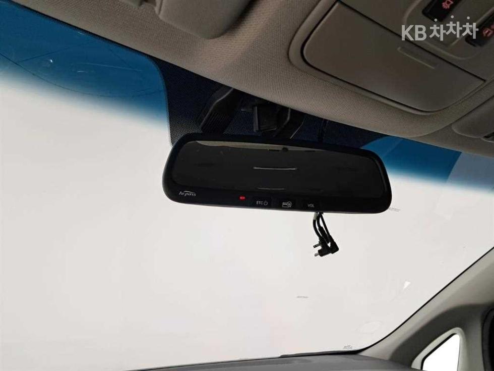 Kia Carnival — miniaturë 16