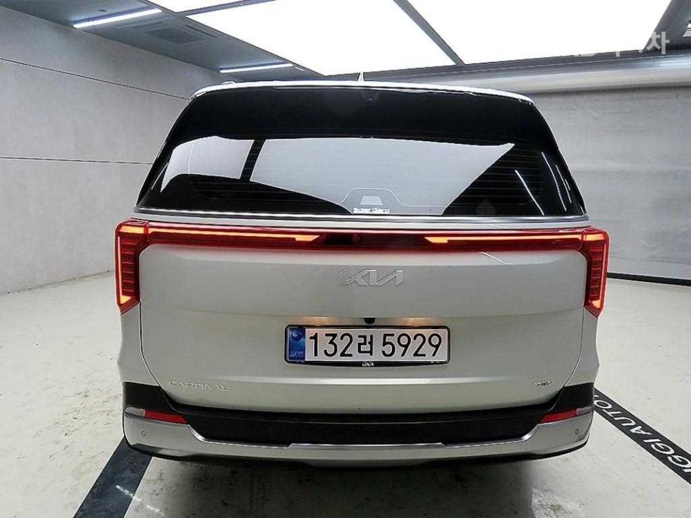 Kia Carnival — miniaturë 3