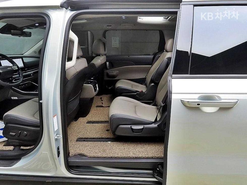 Kia Carnival — miniaturë 6