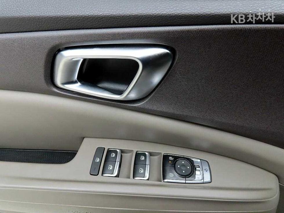 Kia Carnival — miniaturë 11