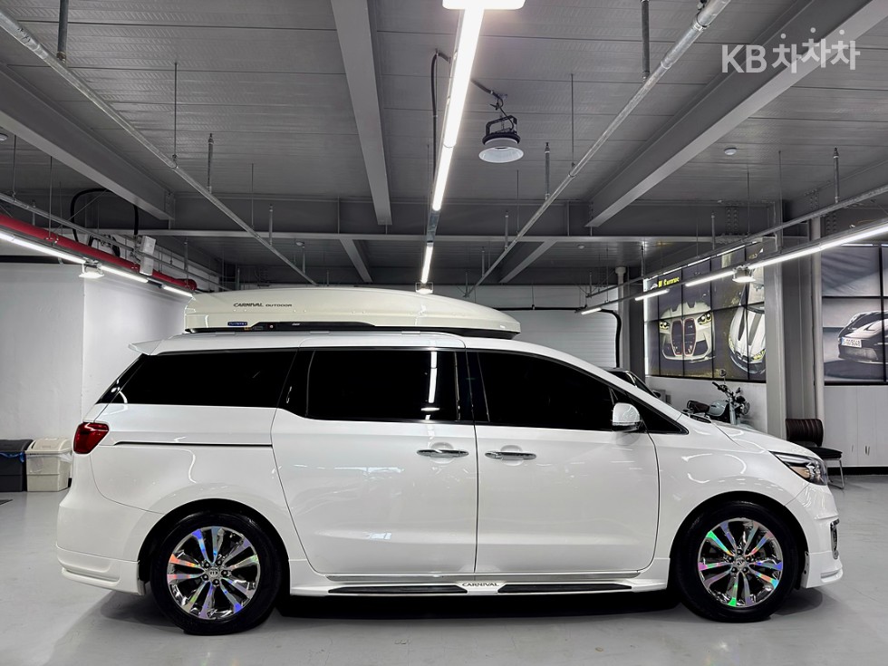 Kia Carnival — miniaturë 6