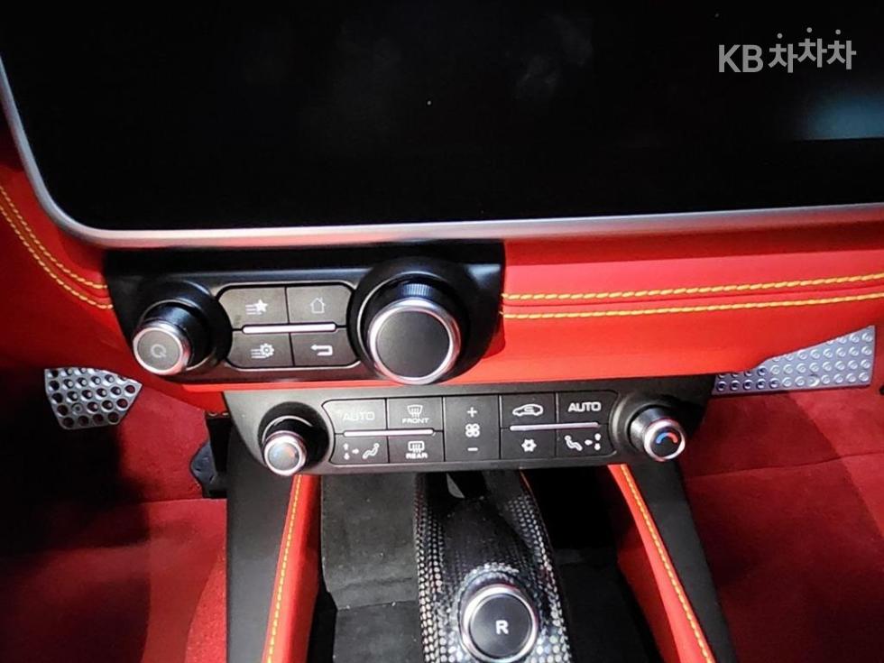 Ferrari Portofino — miniaturë 11