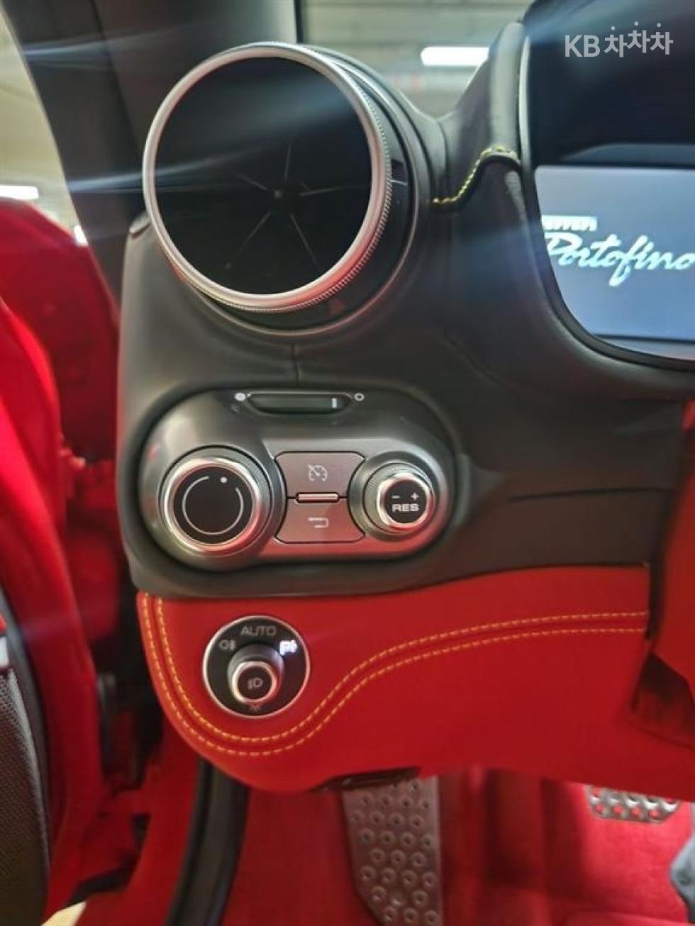 Ferrari Portofino — miniaturë 14