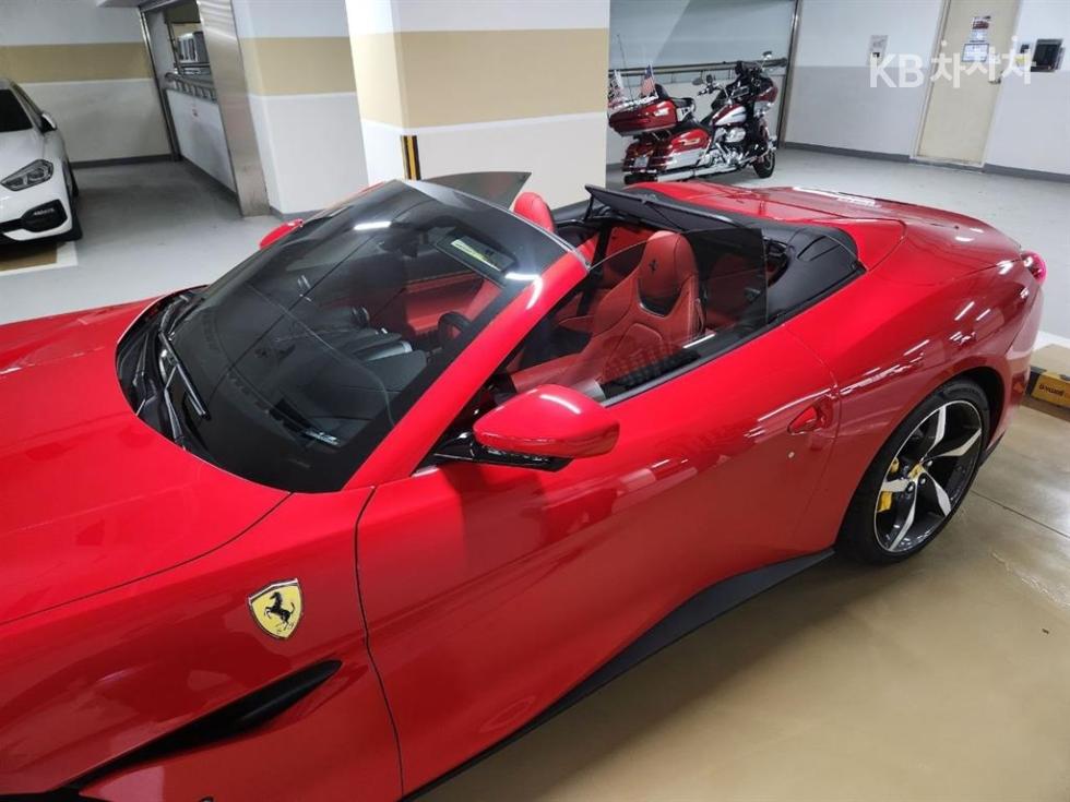 Ferrari Portofino — miniaturë 16