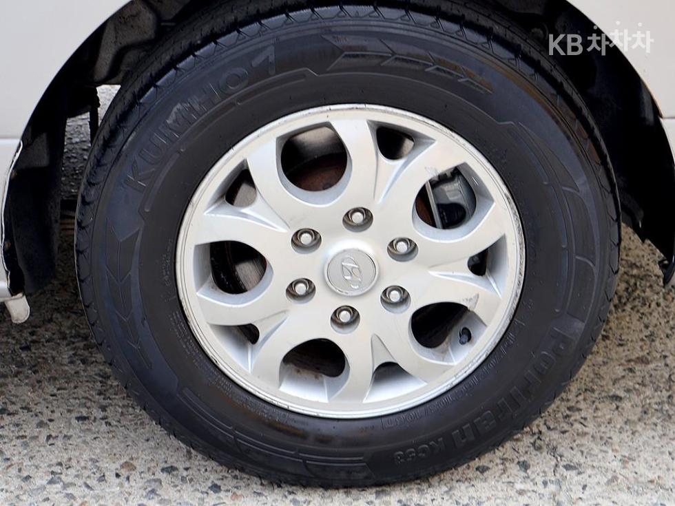 Hyundai Starex — miniaturë 18