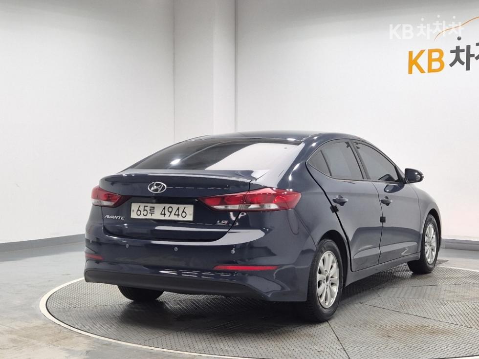 Hyundai Avante — miniaturë 3