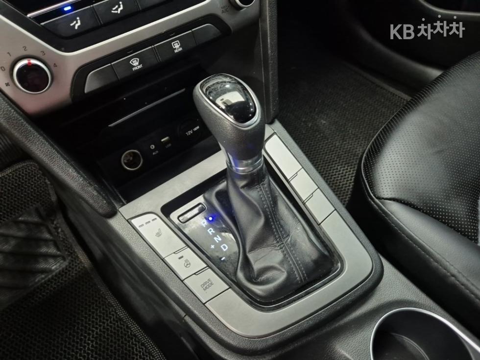 Hyundai Avante — miniaturë 8