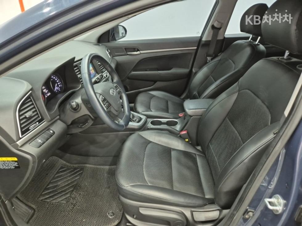 Hyundai Avante — miniaturë 11